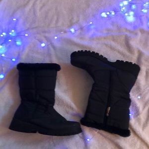 Snow boots